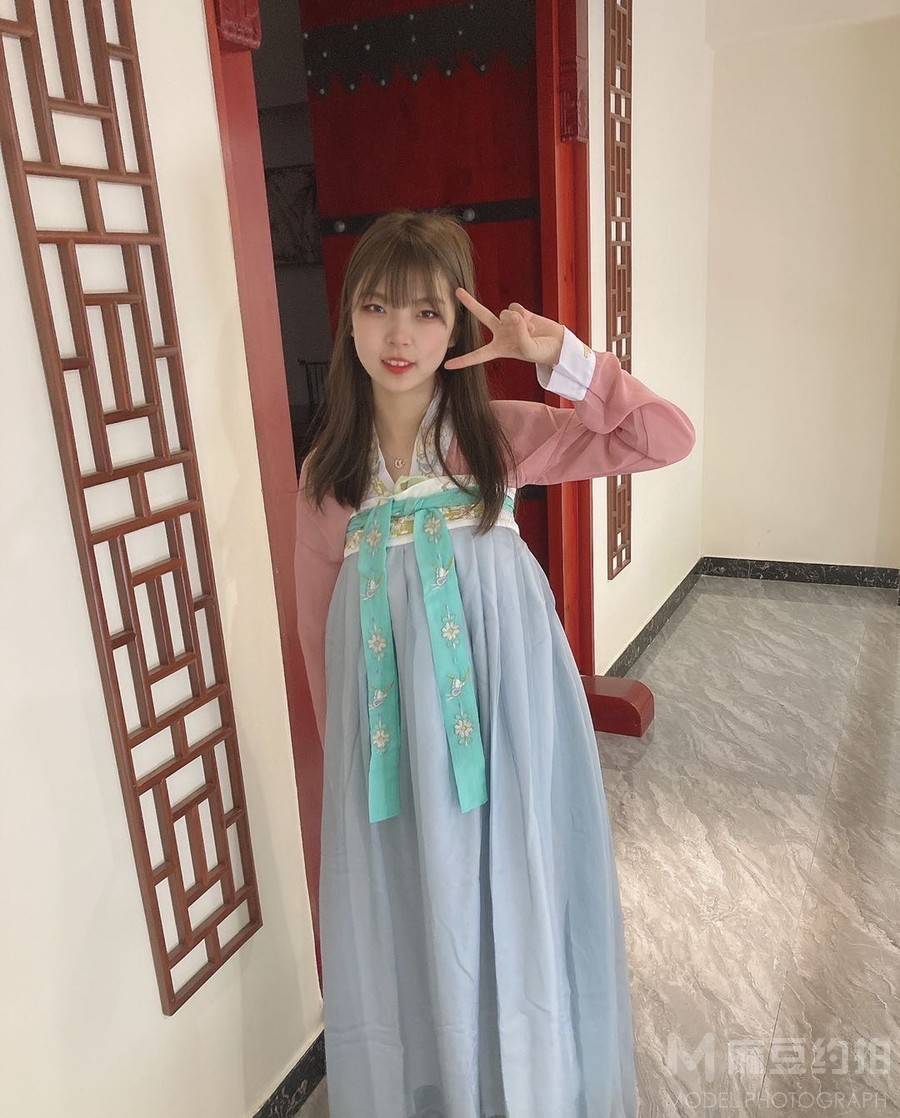 校园模特