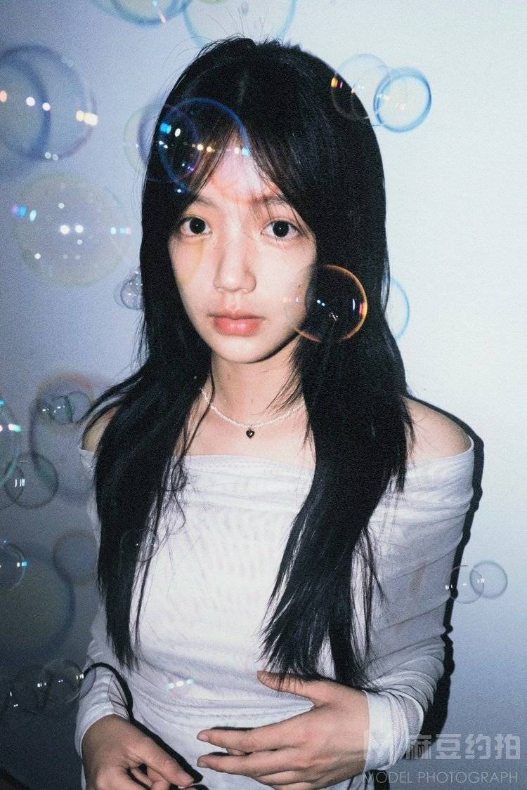黑白模特