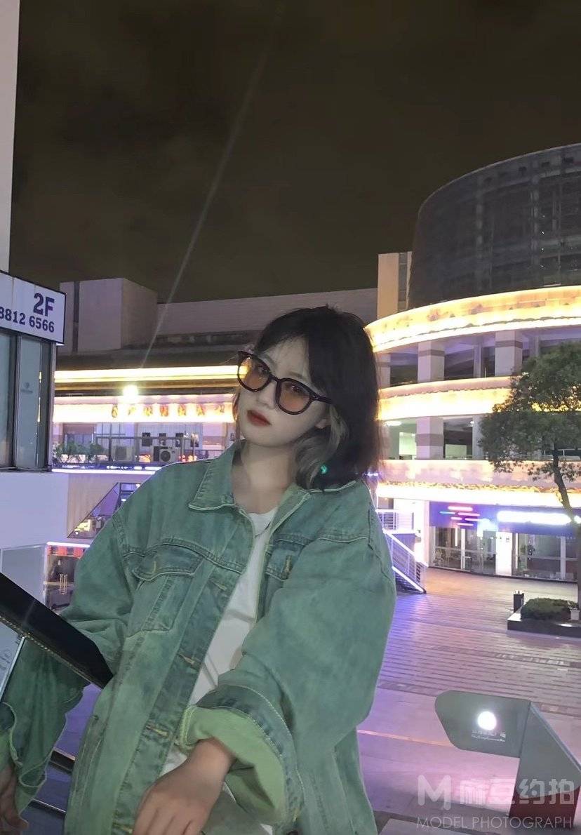 夜景模特
