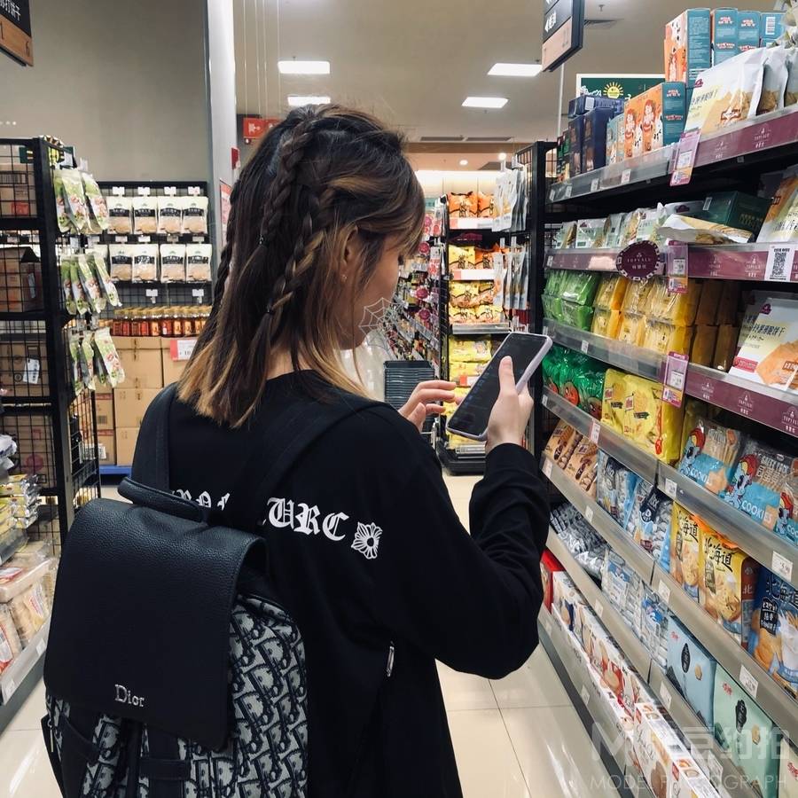 校园模特