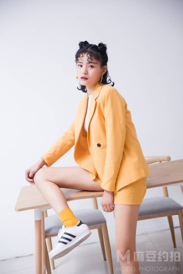情绪模特