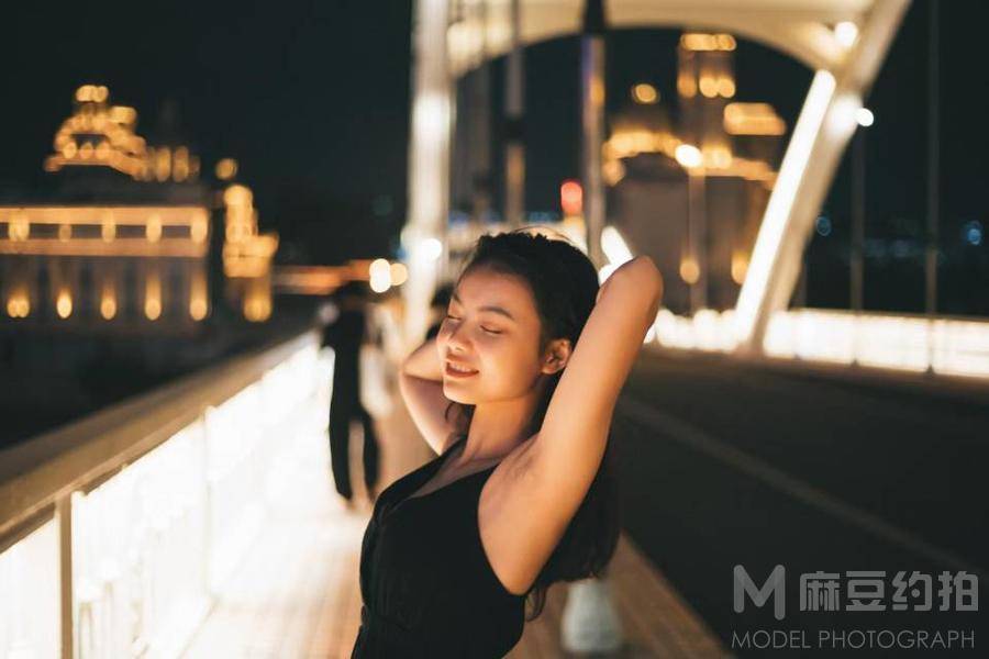 夜景模特