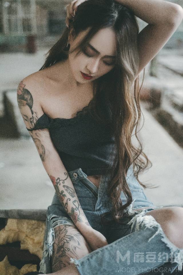 情绪模特