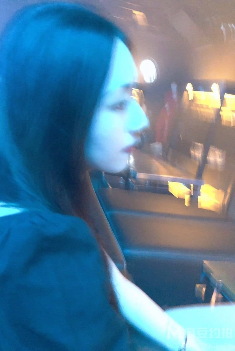 黑白模特