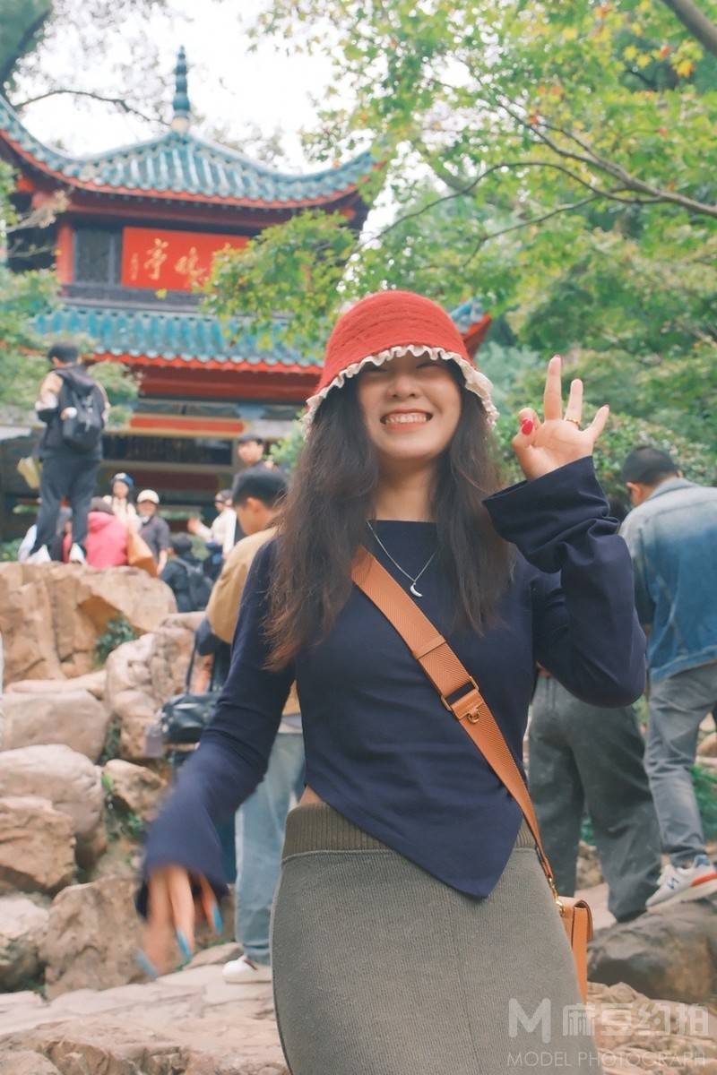 情绪模特