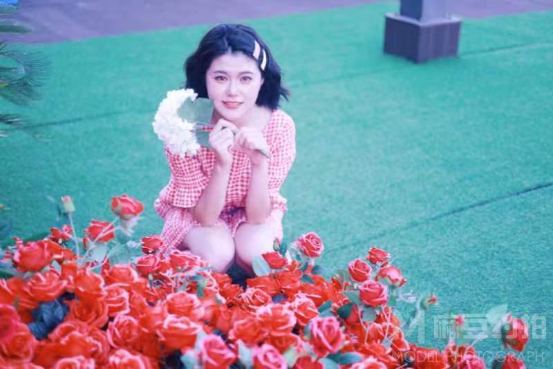 情绪模特