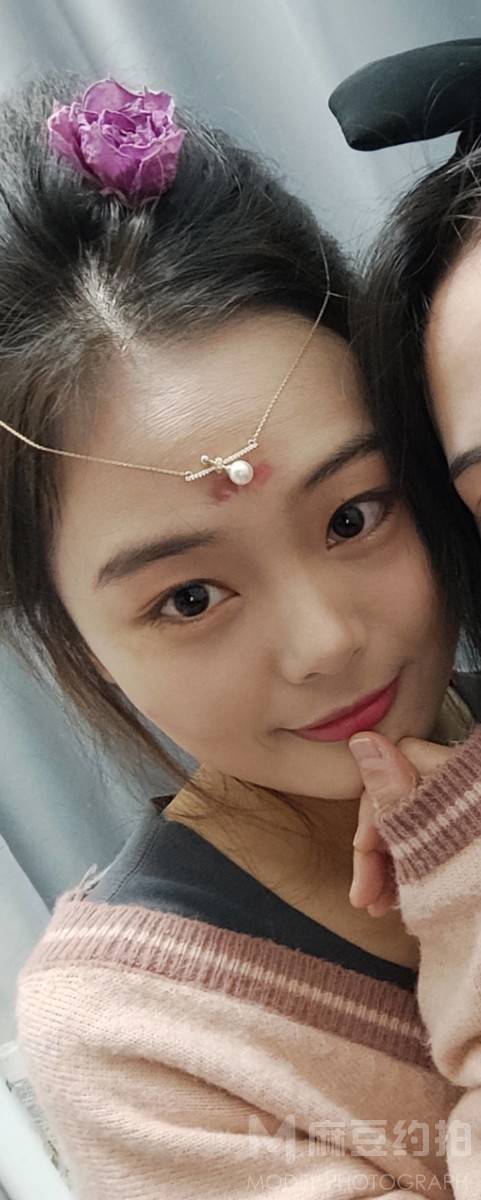 妆容模特