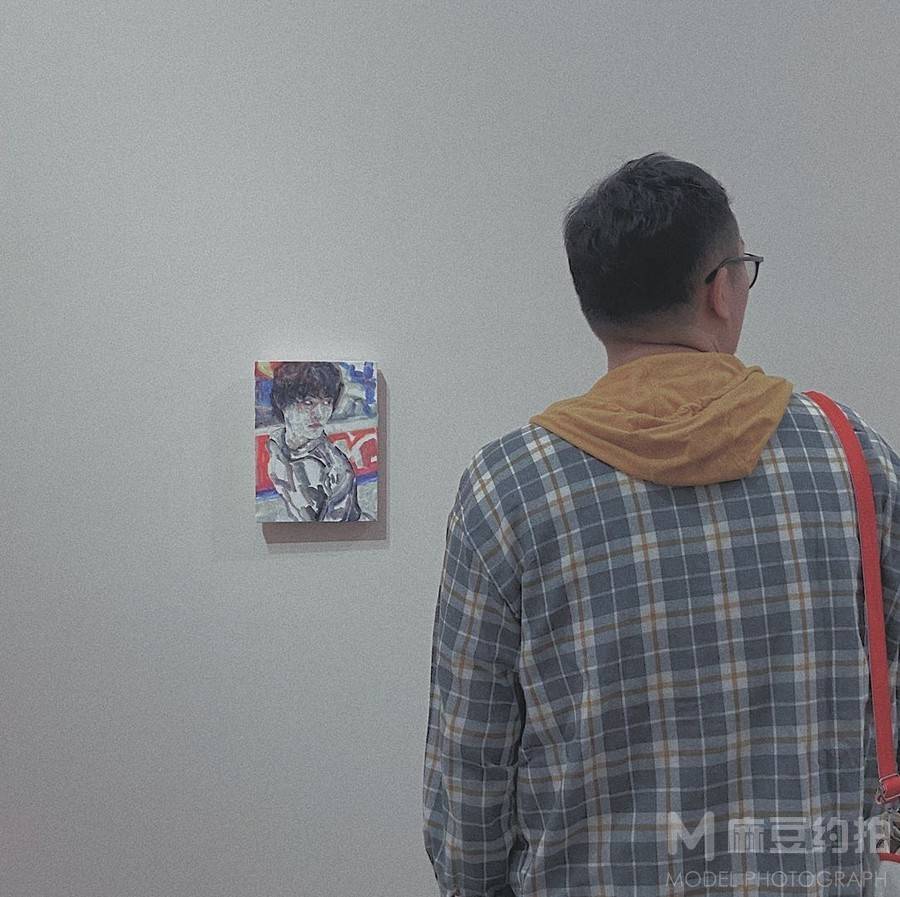 情绪模特