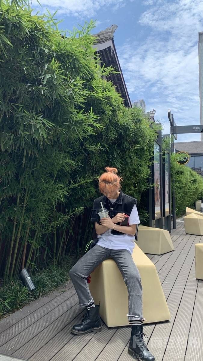 黑白模特