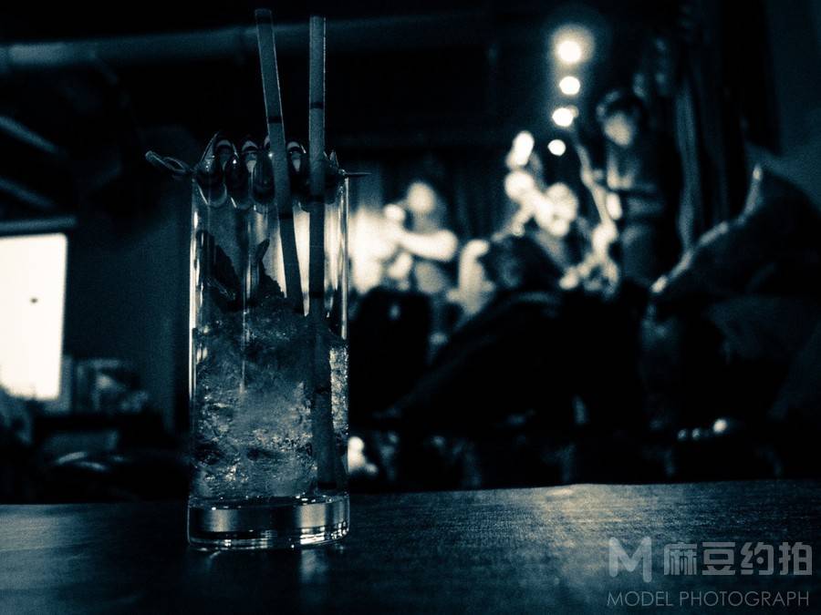 黑白模特