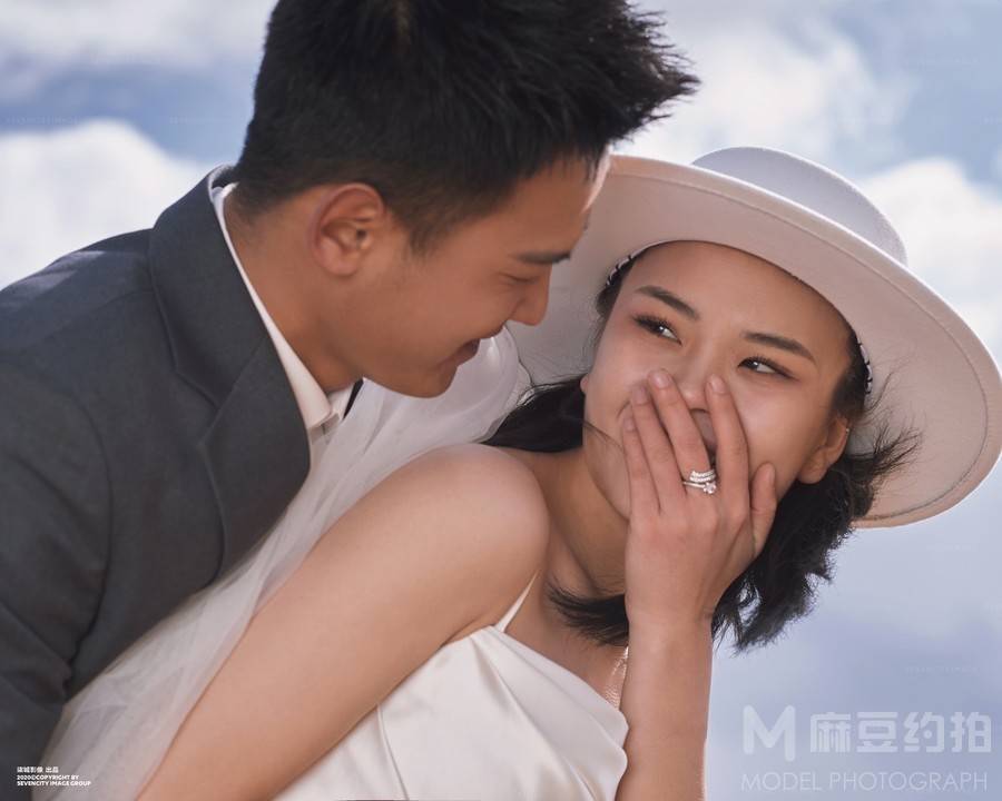 黑白模特