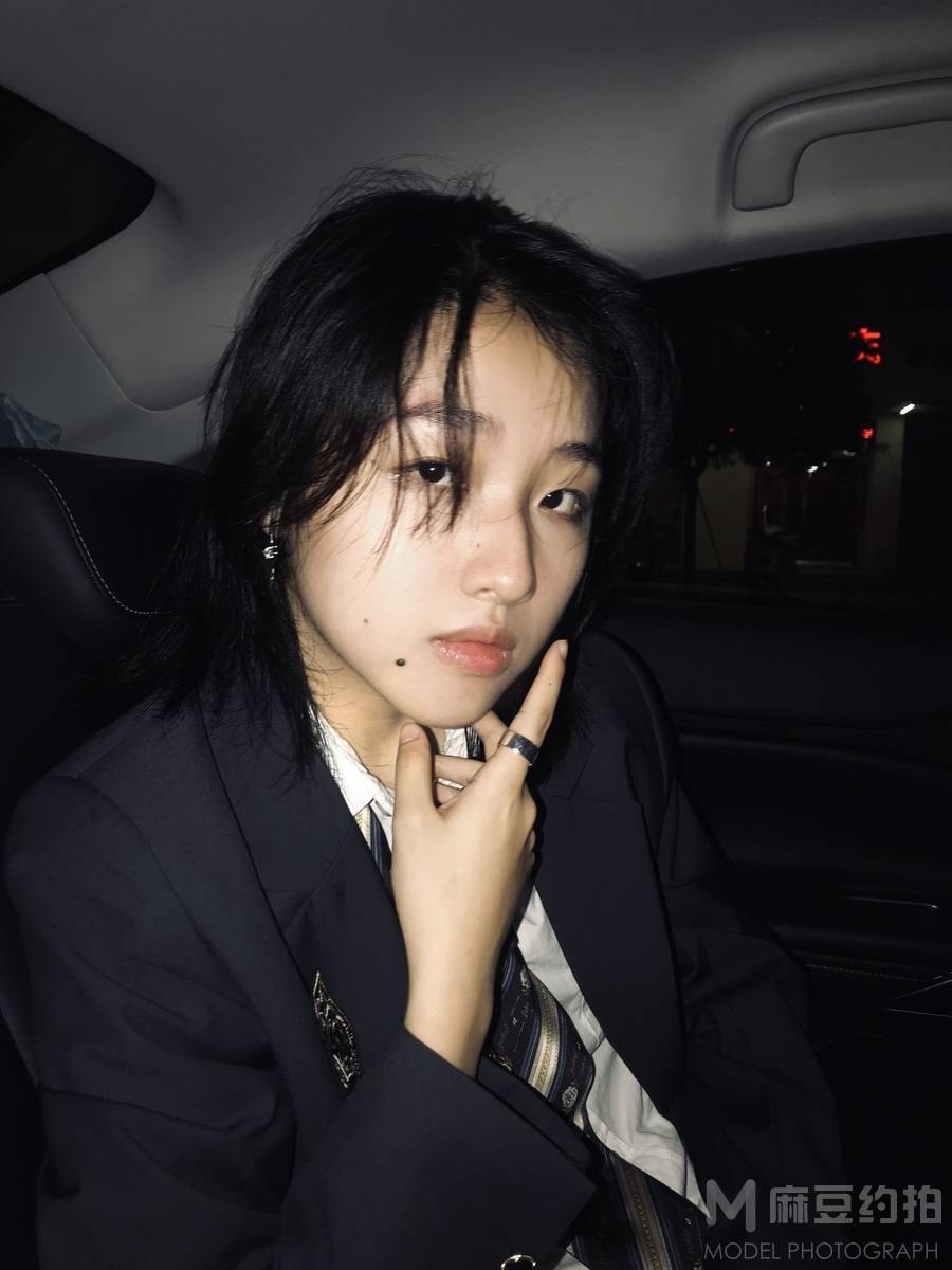 宝丽来模特