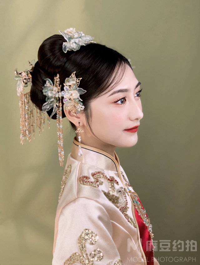 妆容模特