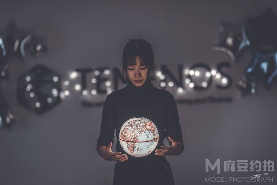情绪模特