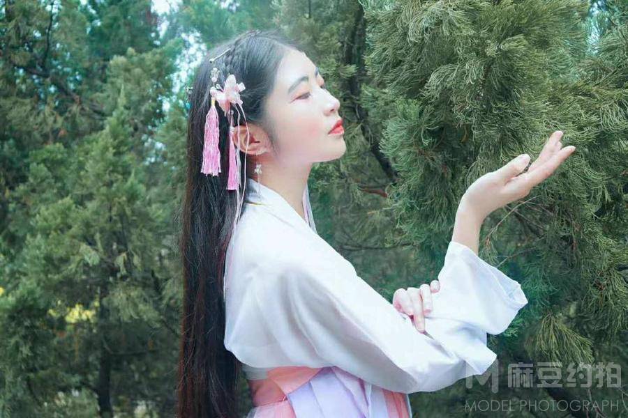 校园模特