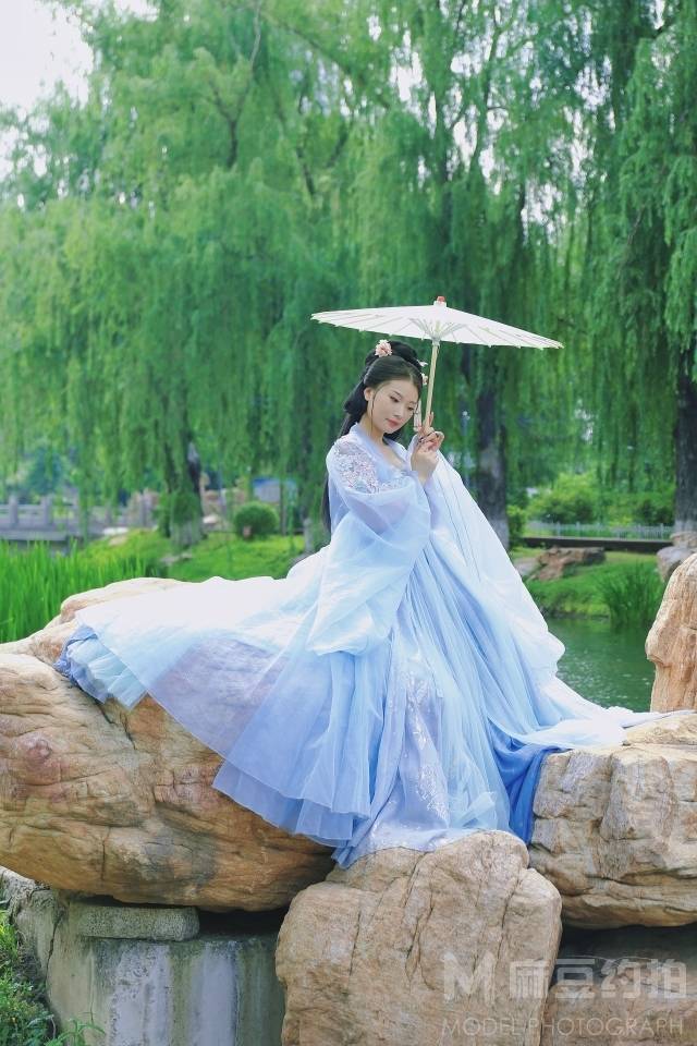 汉服模特