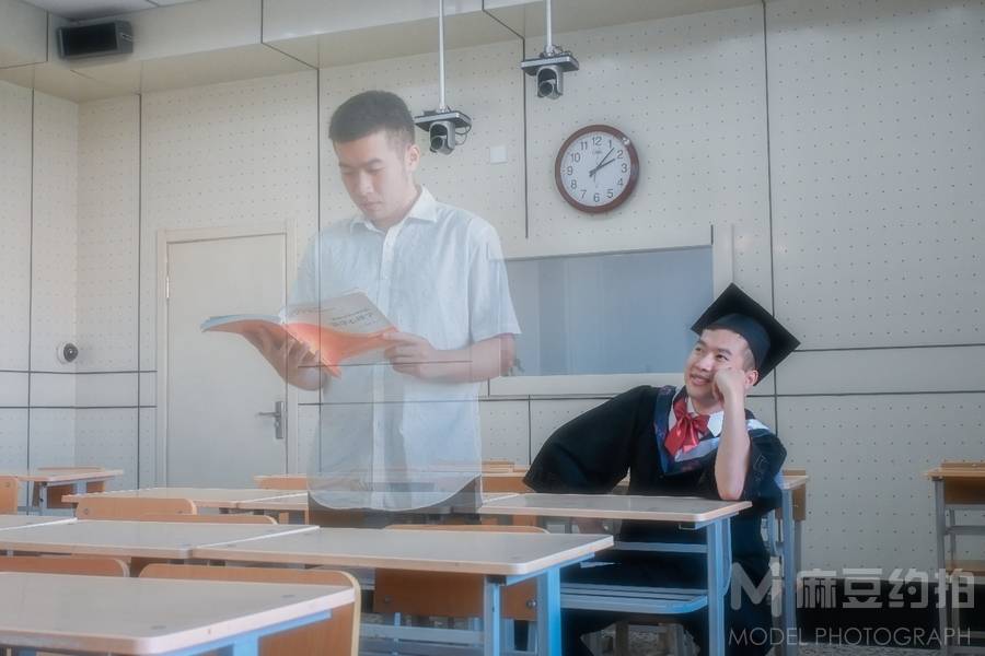 校园模特