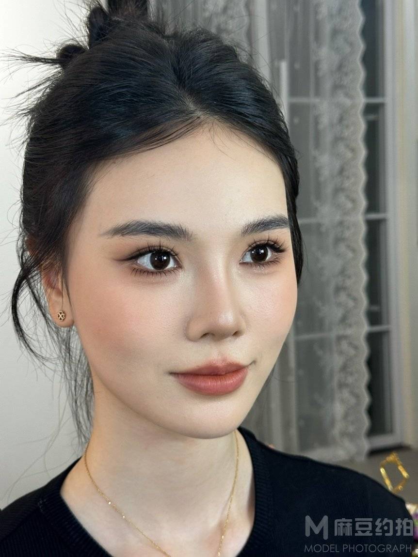 妆容模特