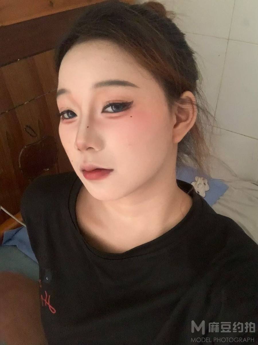 妆容模特