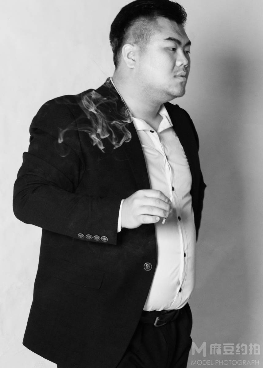 黑白模特