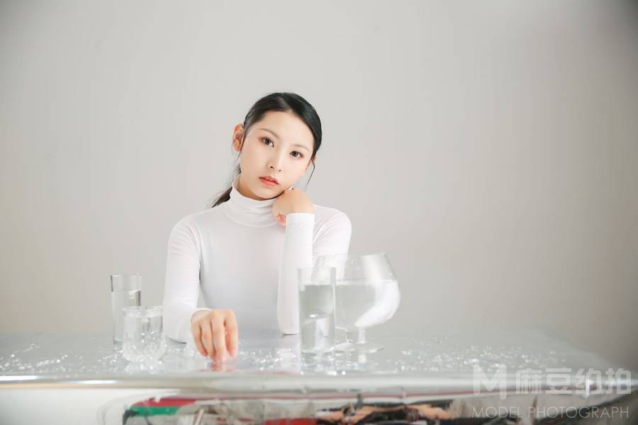 情绪模特