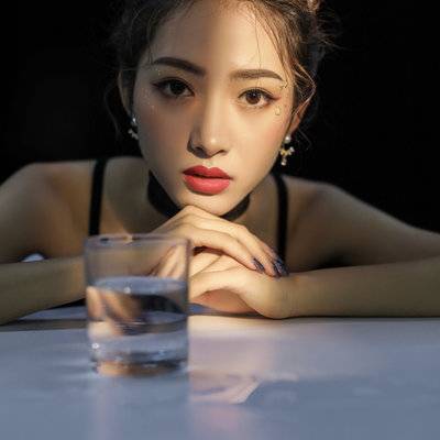 黑白模特