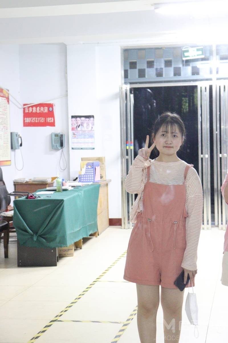 校园模特