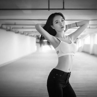 黑白模特