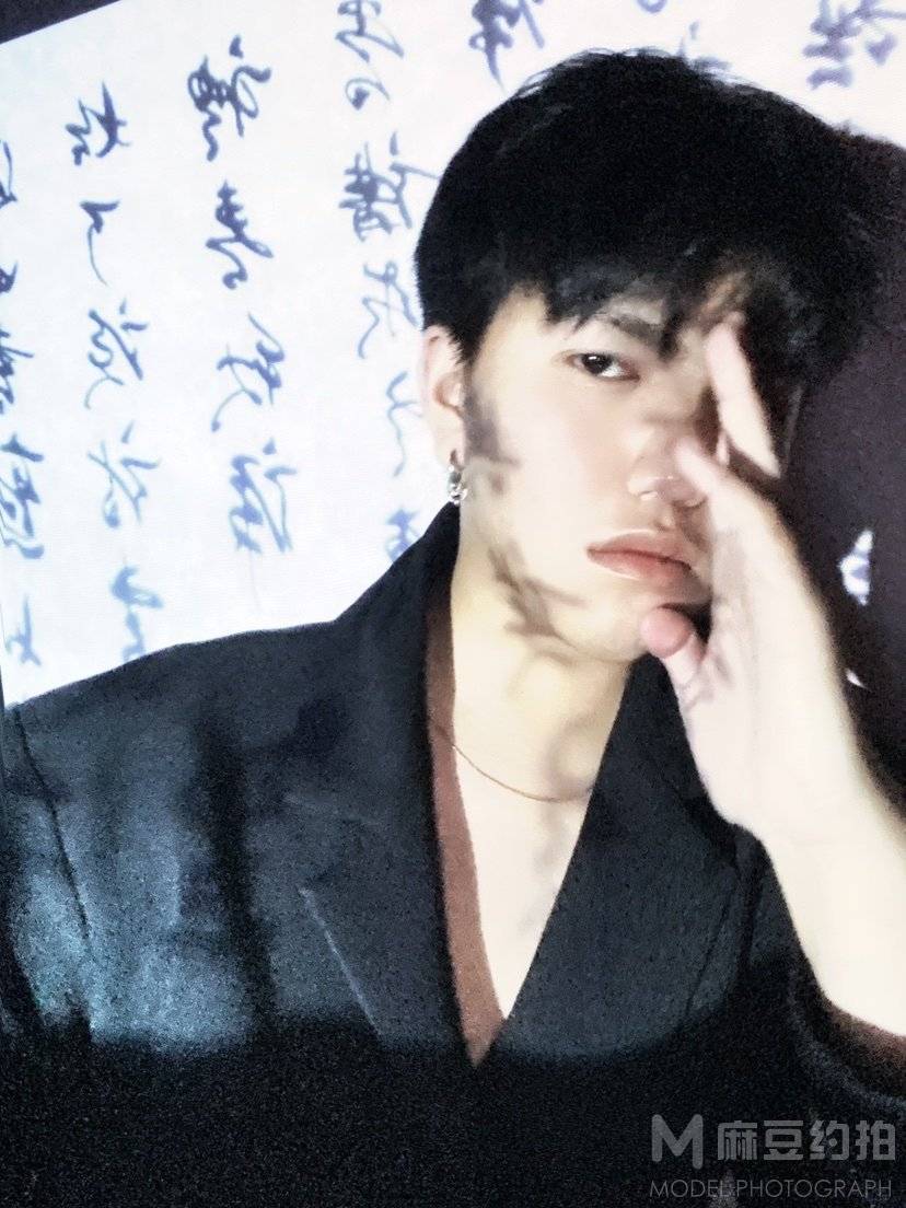 黑白模特