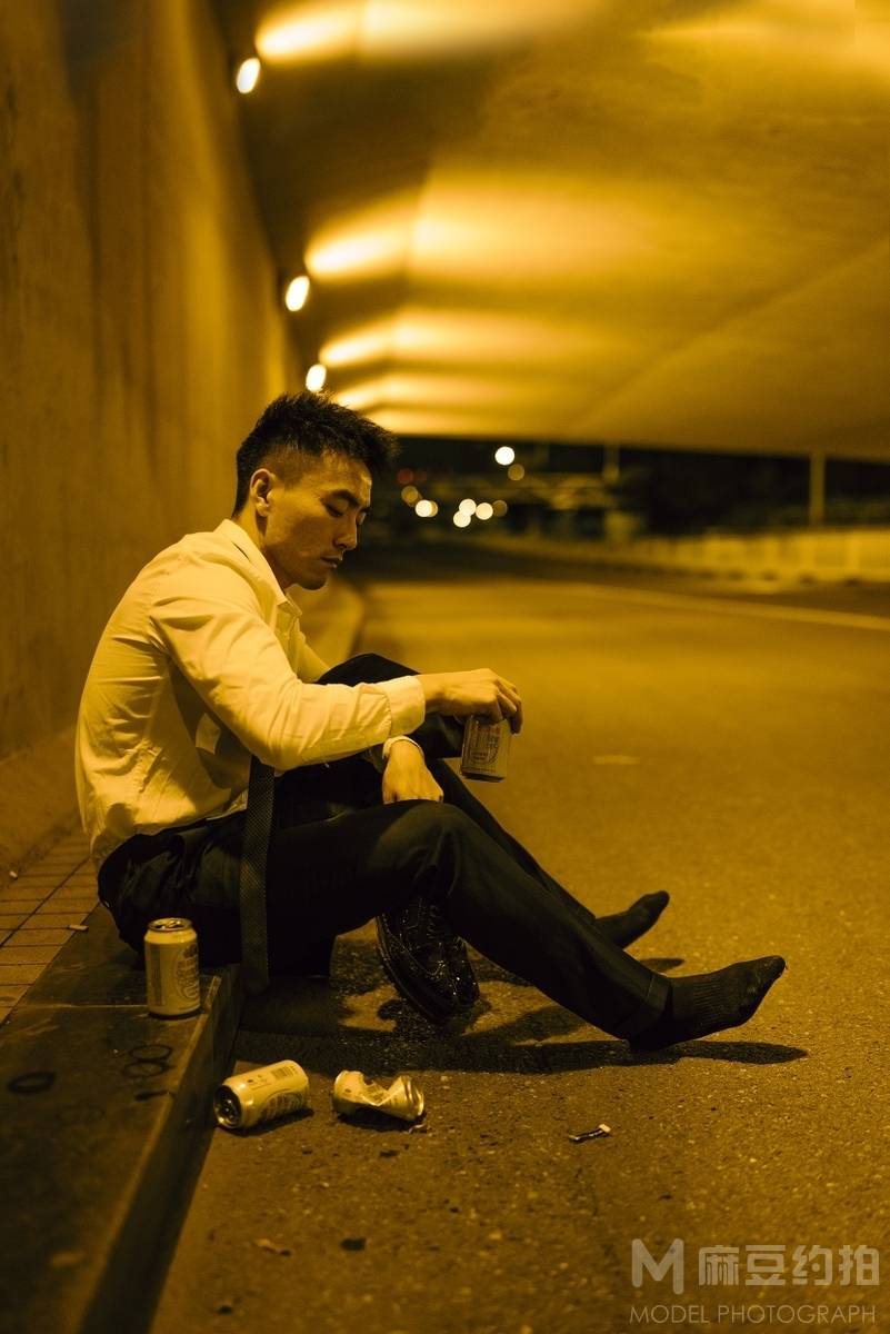 情绪模特