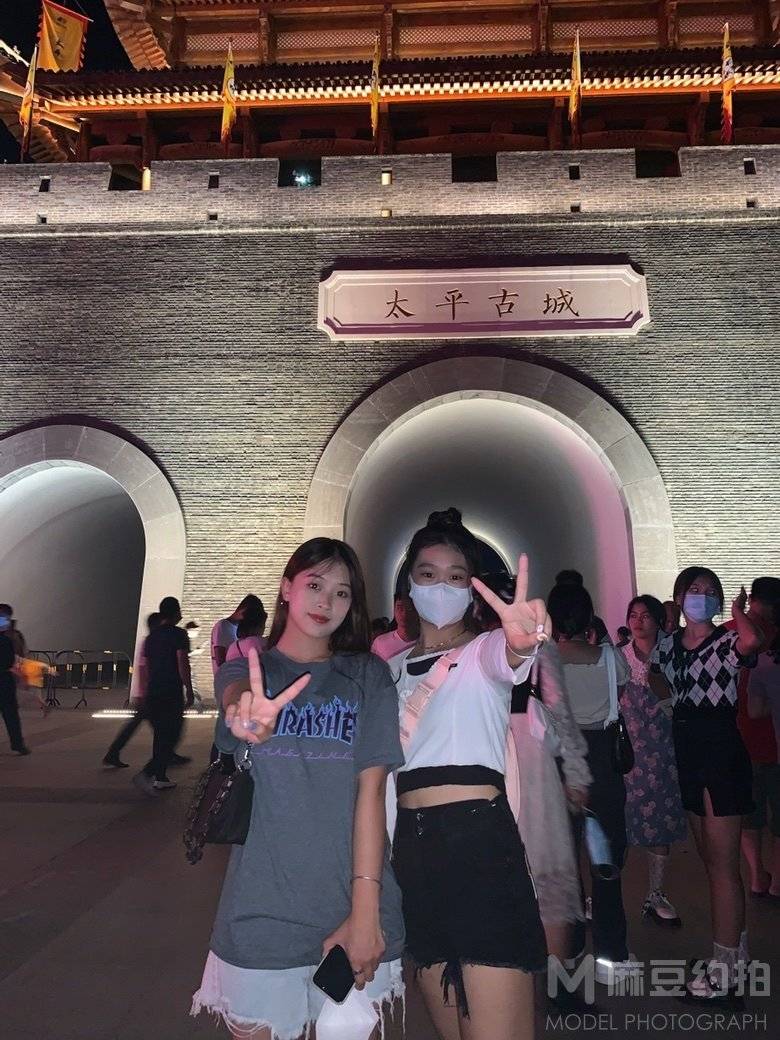 校园模特