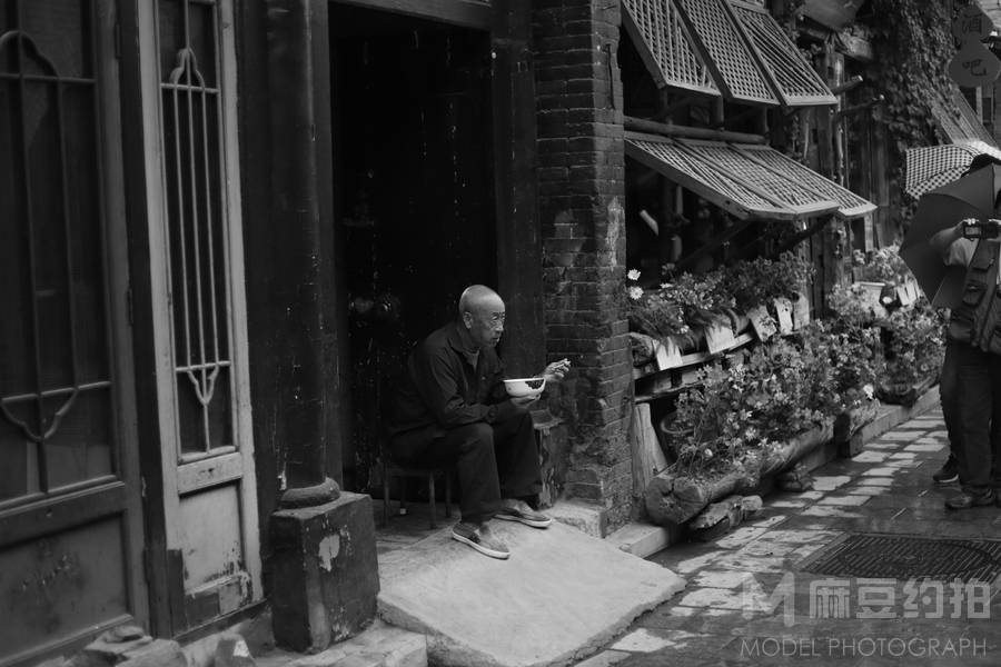黑白模特