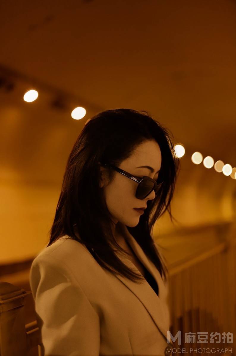 黑白模特