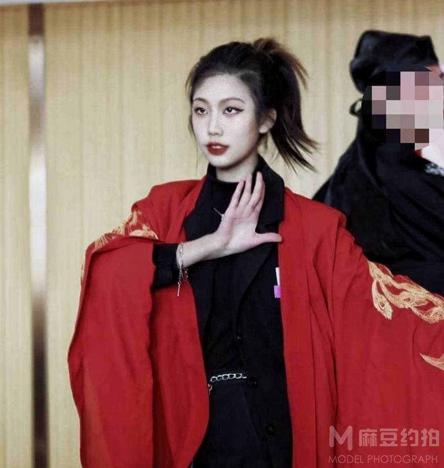 校园模特