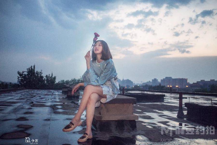 情绪模特