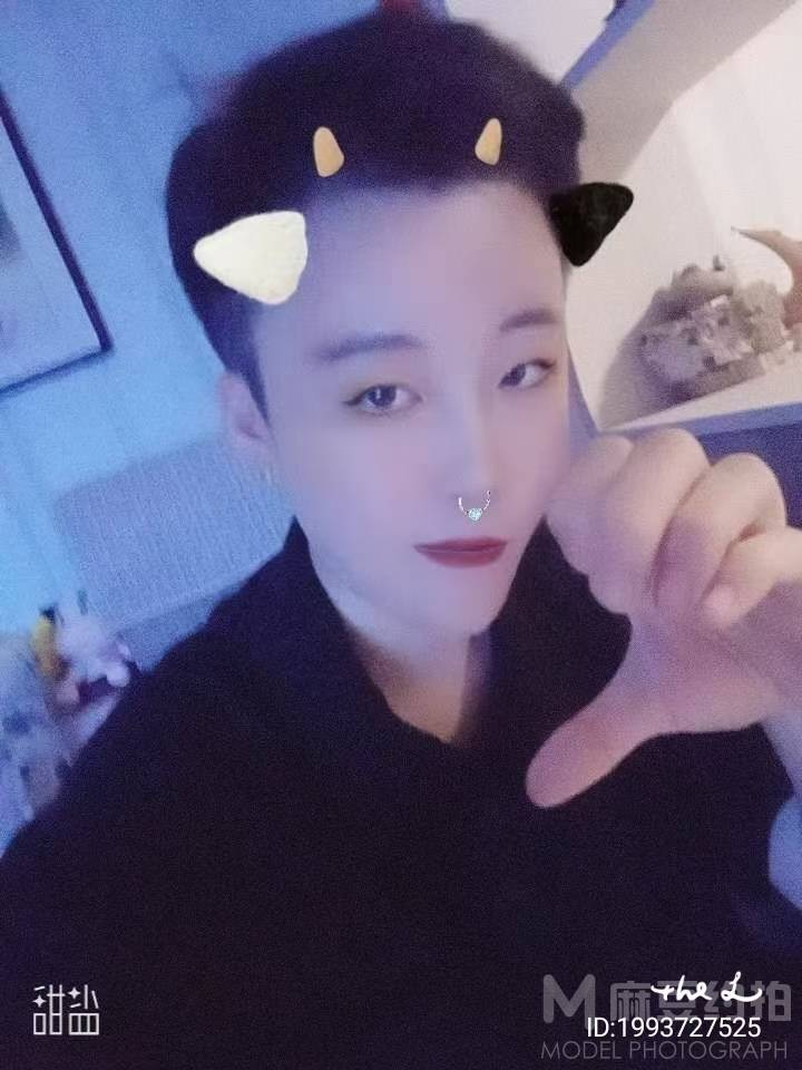 黑白模特