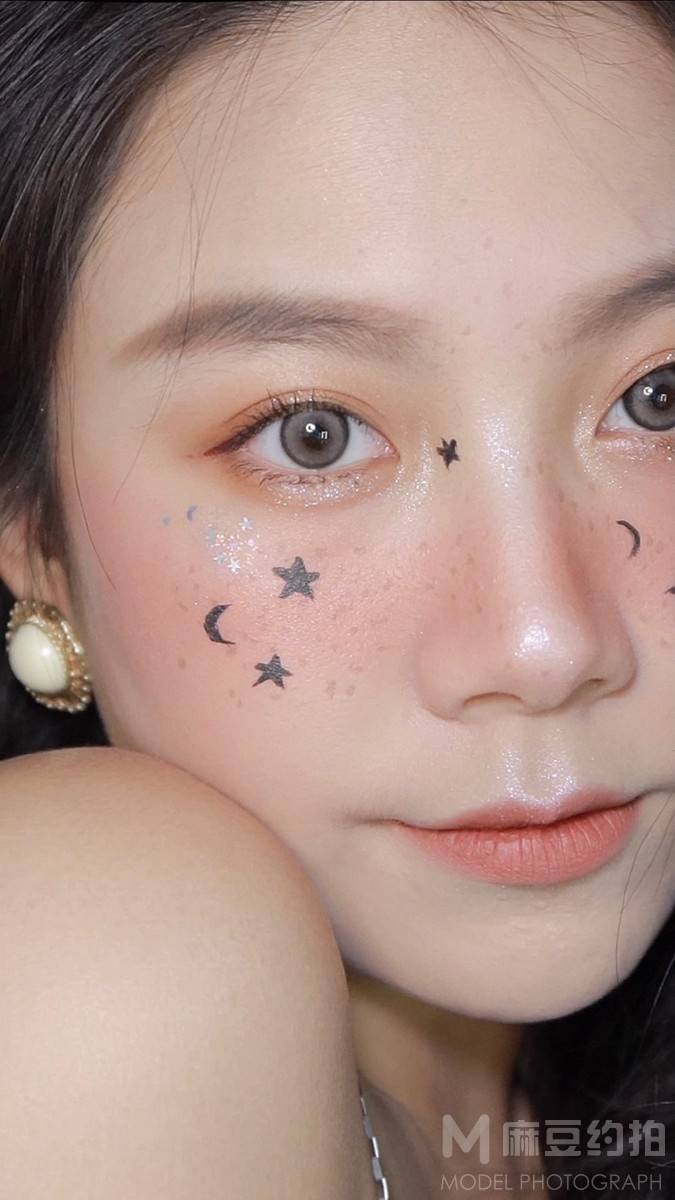妆容模特
