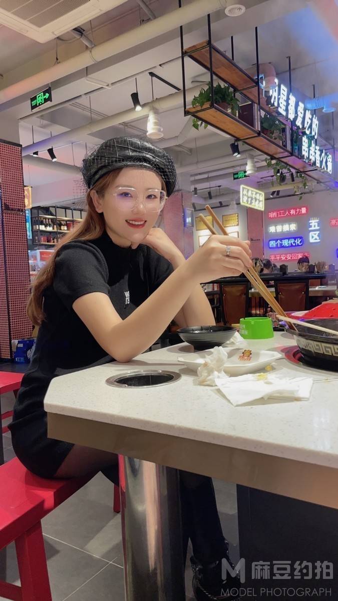 妆容模特