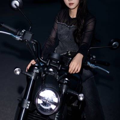 黑白模特
