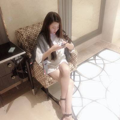 黑白模特