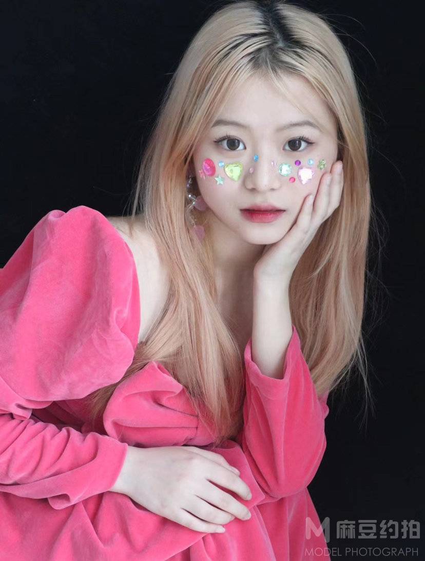 妆容模特