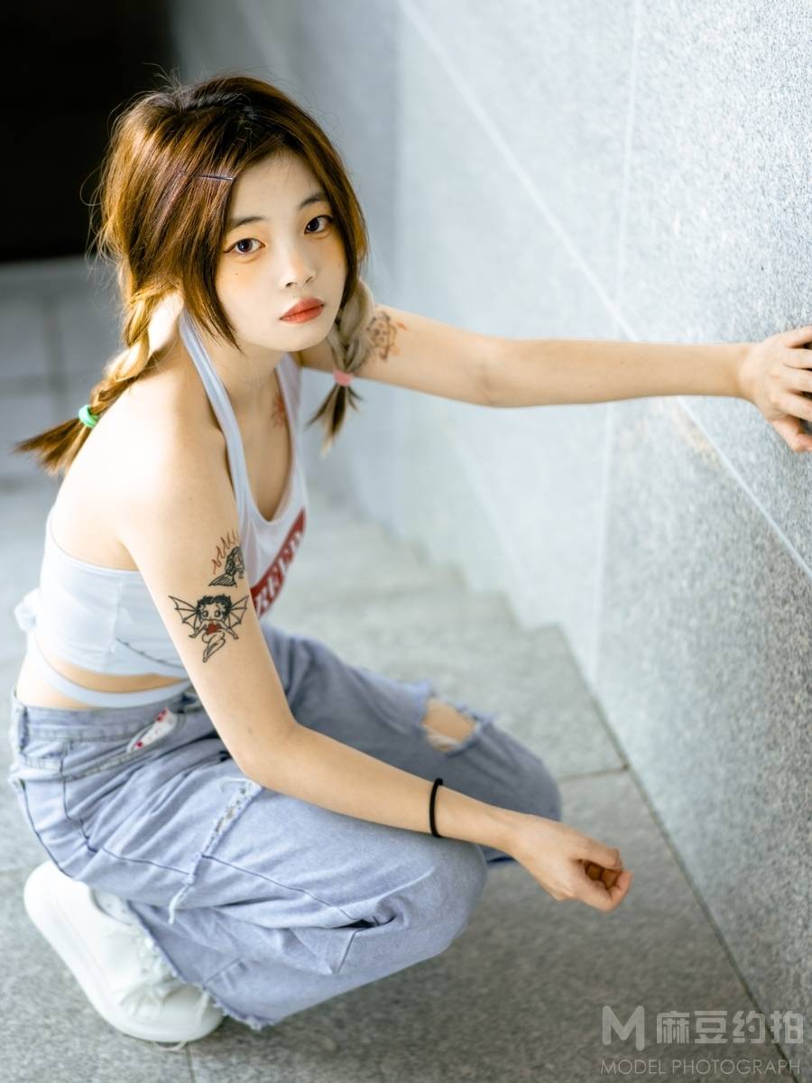 情绪模特