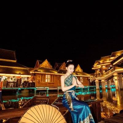 夜景模特