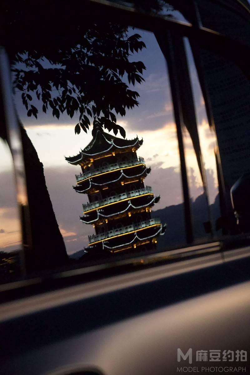 夜景模特