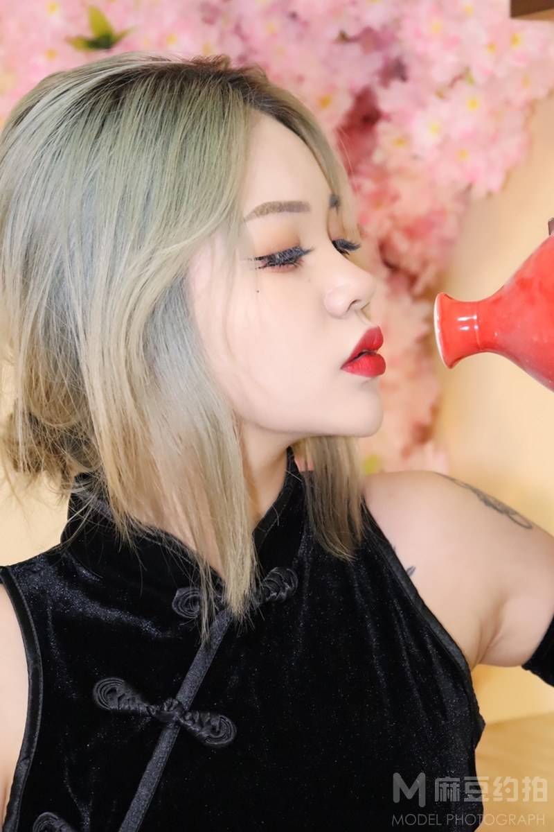 黑白模特