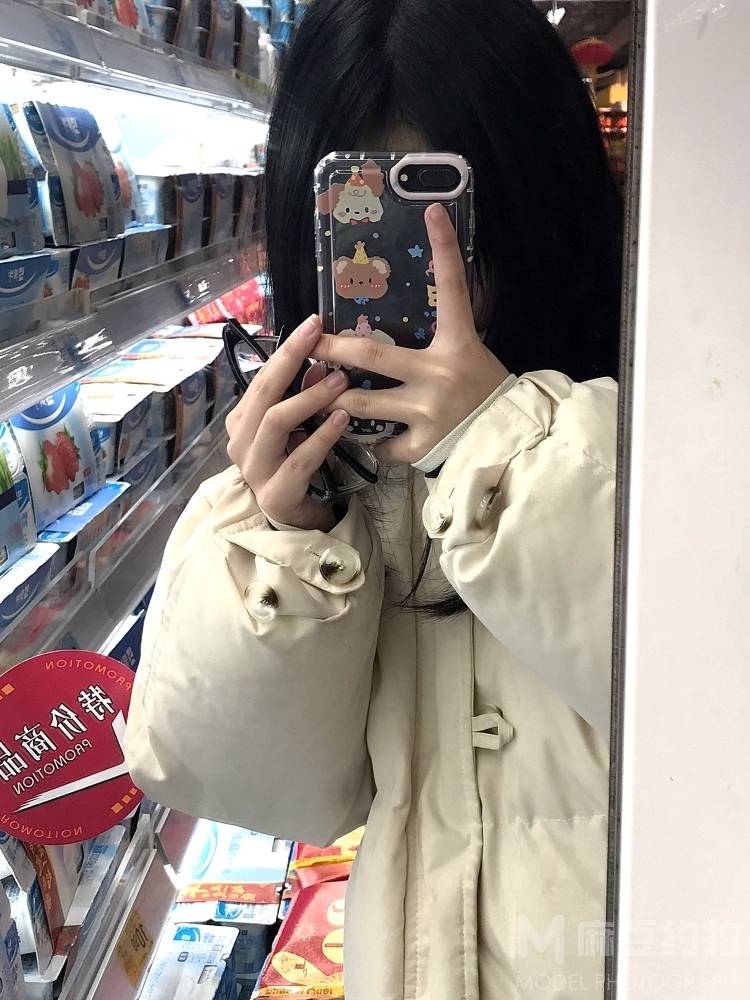 黑白模特