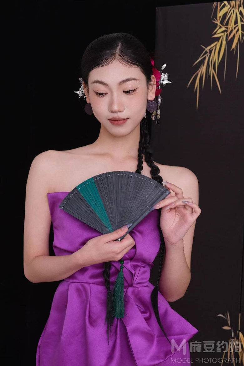 妆容模特