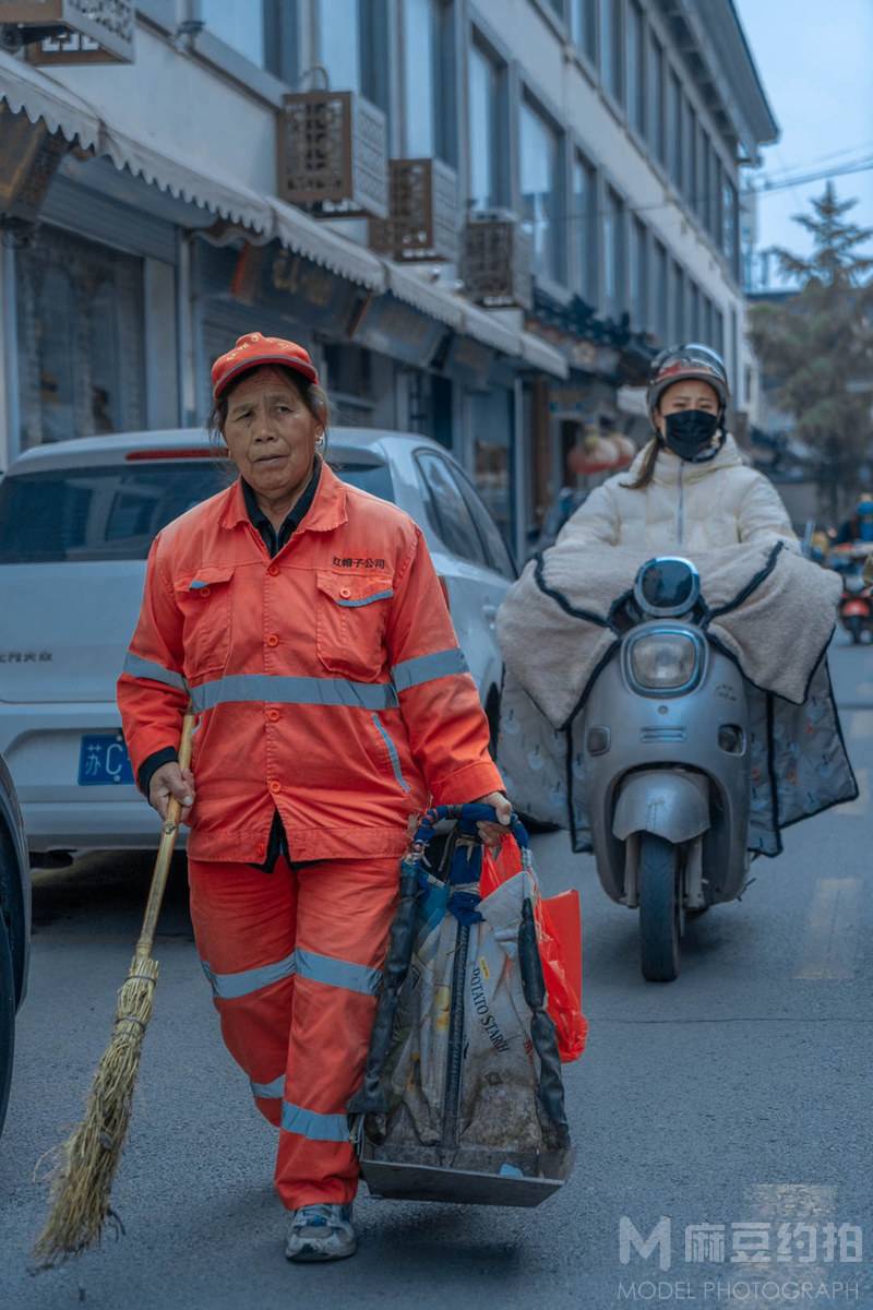情绪模特