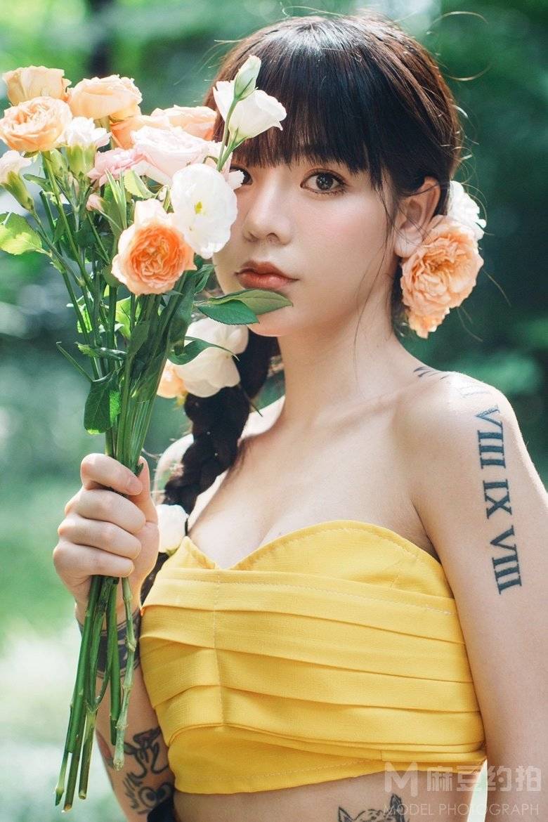情绪模特