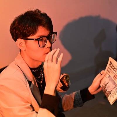 情绪模特